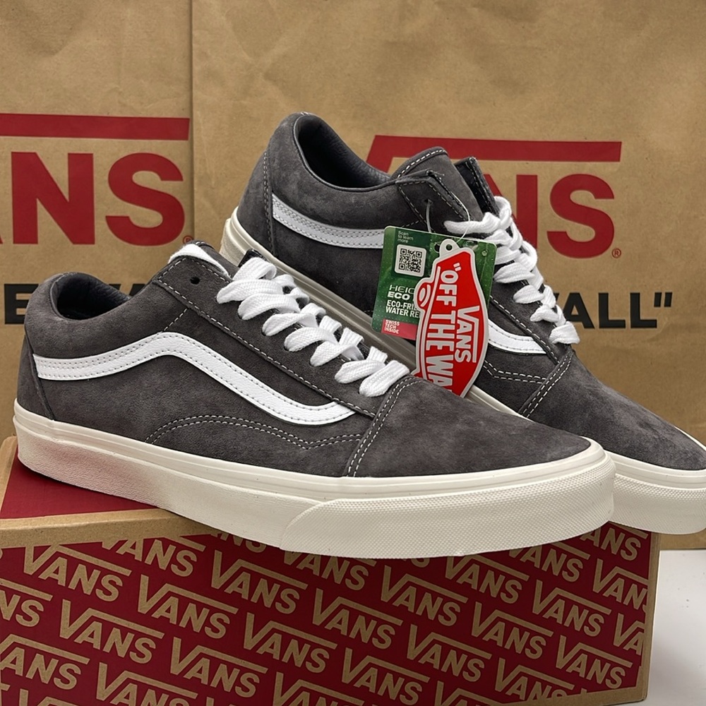Vans Men’s Old Skool
(Pig Suede) Rabbit/Snow White
VN0A5KRF888 Sneakers - Picture 4 of 16